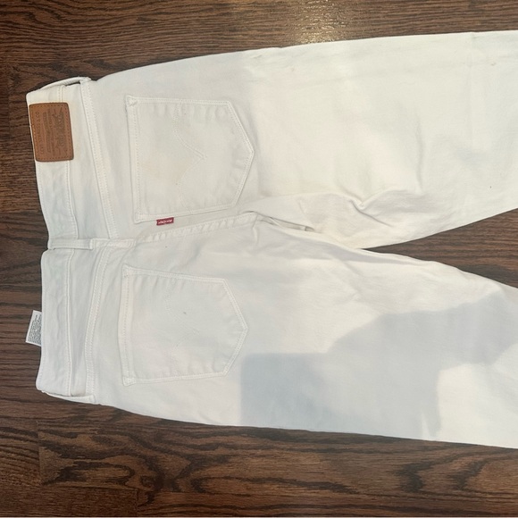 Levi’s White Jean straight leg. Good condition size 28 - Picture 3 of 6